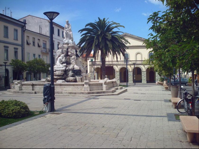 Piazza F.D. Guerrazzi - Cecina Centro